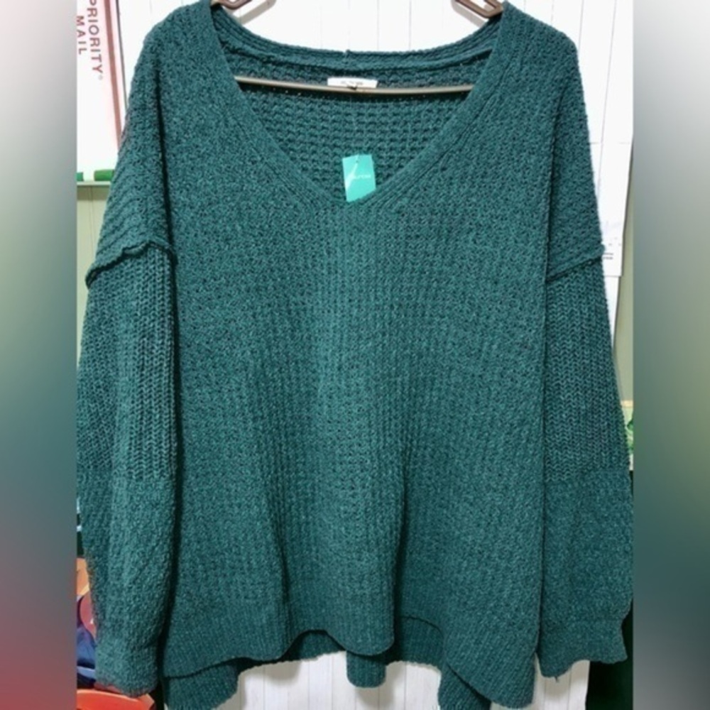 🧧Maurice’s Teal V-Neck super soft Polyester Sweater​